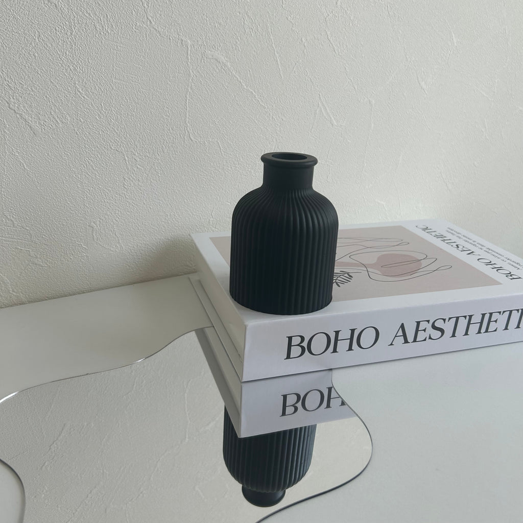 Riv vase /BLACK JESMONITE